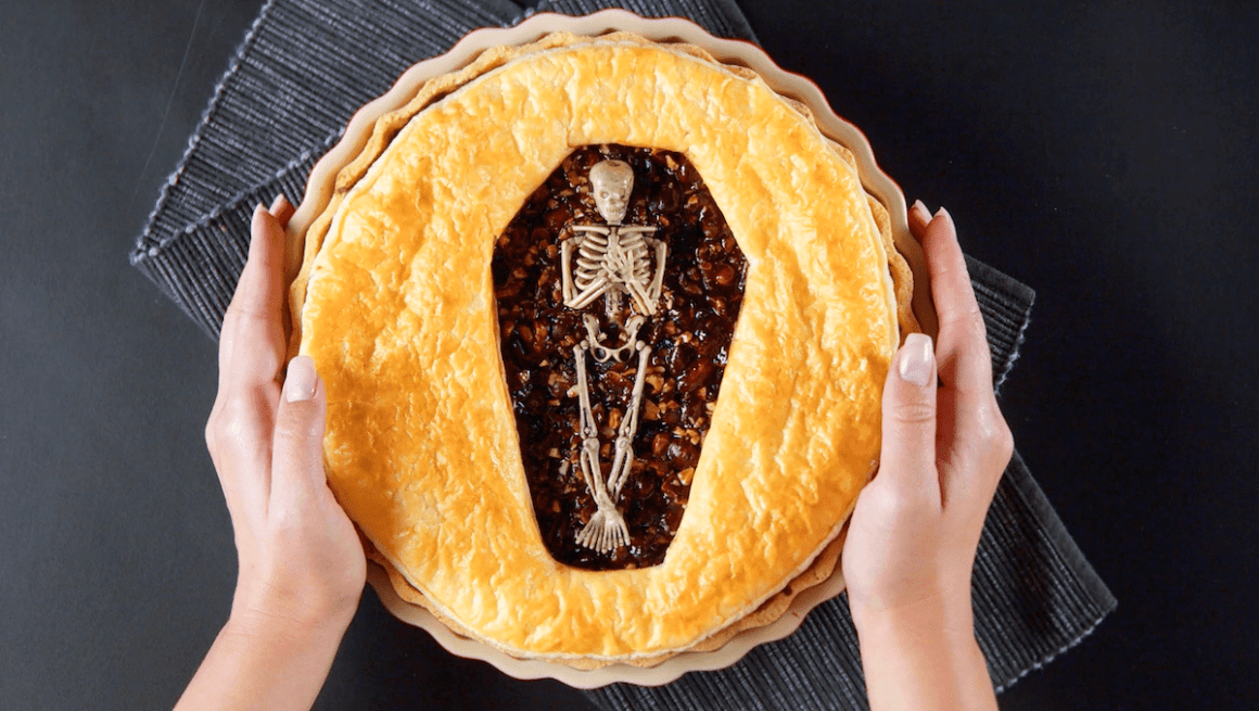 Halloween-Kuchen mit Sarg