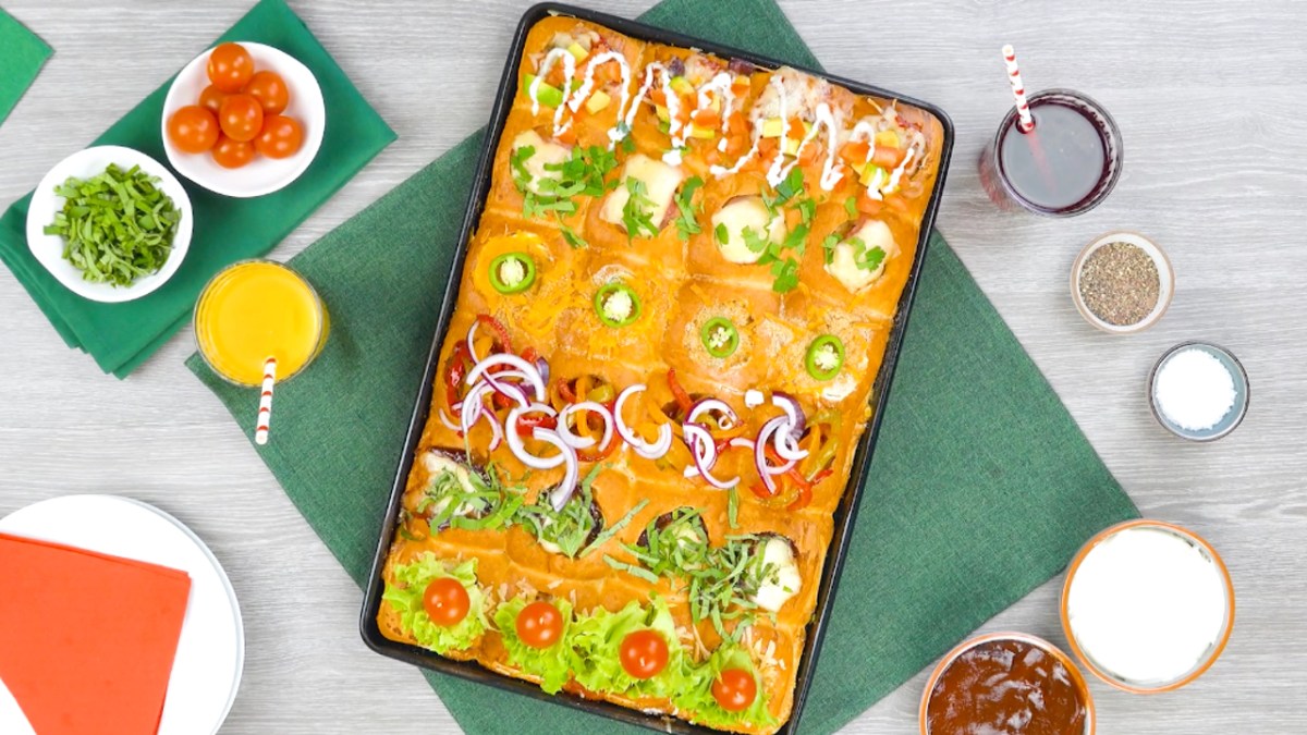 Versátiles snacks para fiestas hechos en bandeja de horno | Panecillos rellenos 